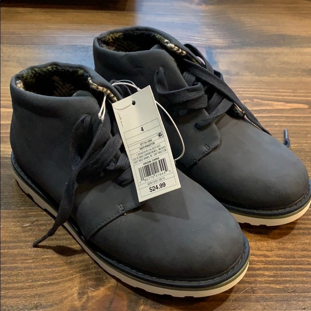 Cat and Jack Boys Navy Kingston Boots Sz 4